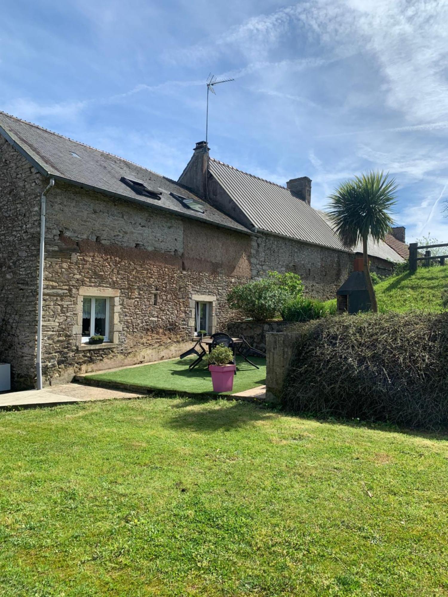 Gite De La Huberderie Quettehou Extérieur photo